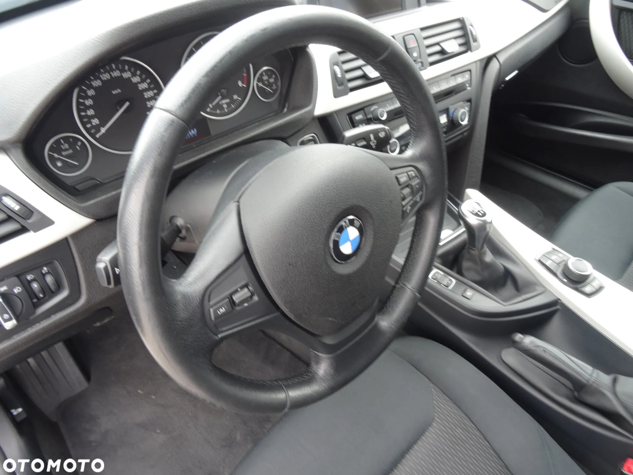 BMW Seria 3 318d - 13