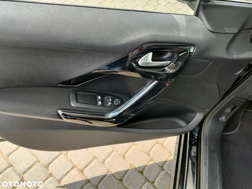 Peugeot 208 1.2 PureTech Style - 9
