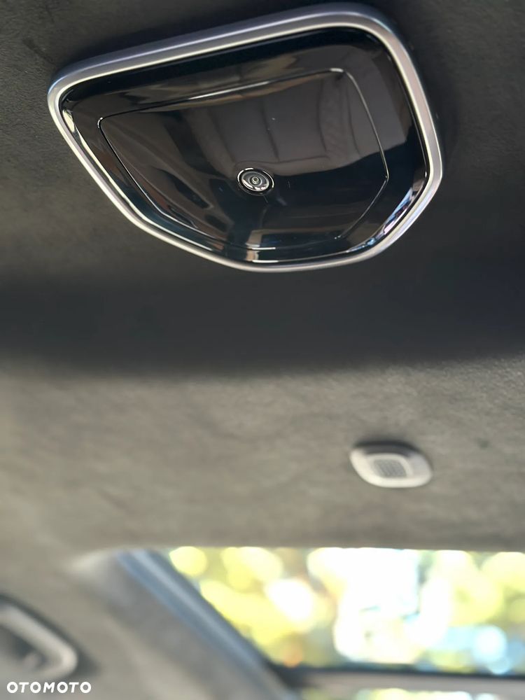 Jeep Grand Cherokee - 25