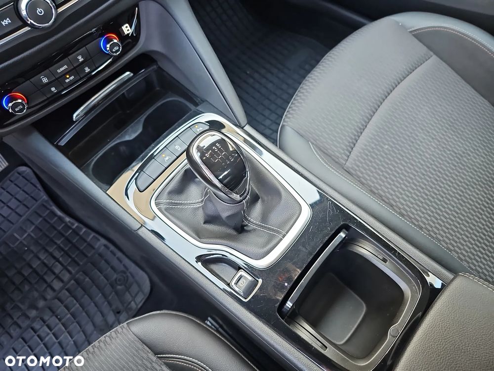 Opel Insignia 1.5 T Enjoy S&S - 16