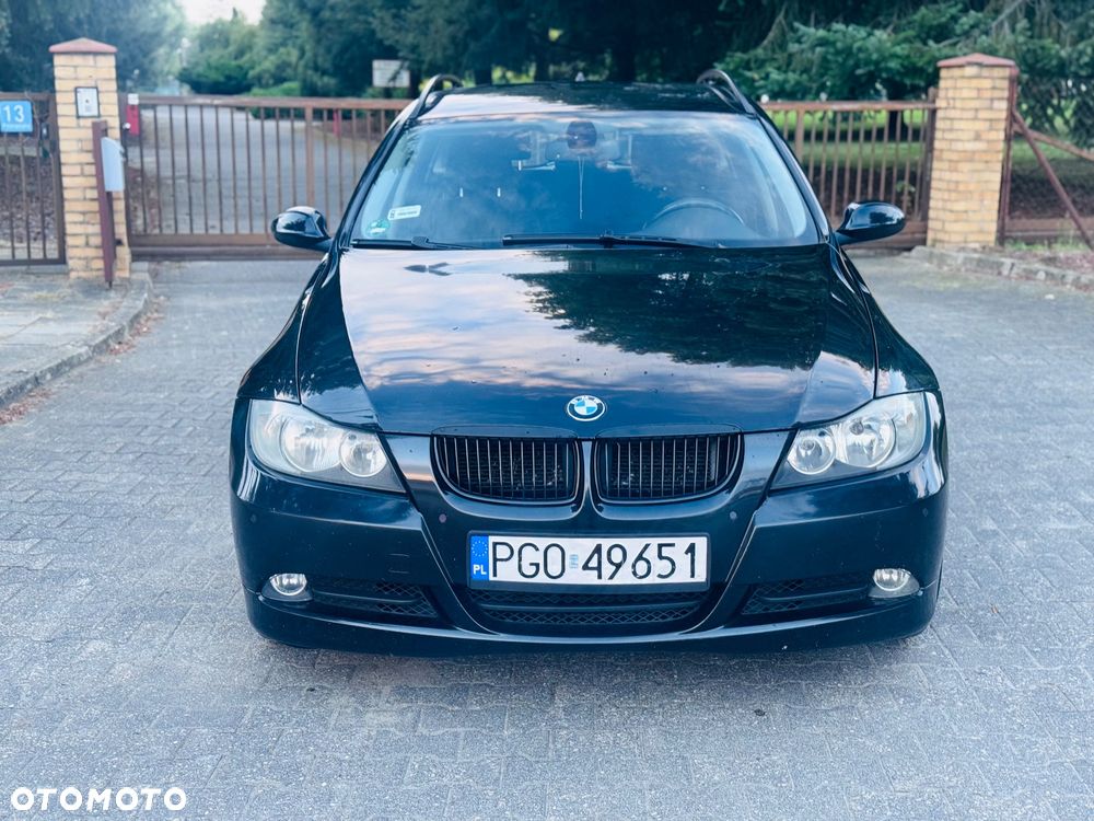 BMW Seria 3 318d - 1