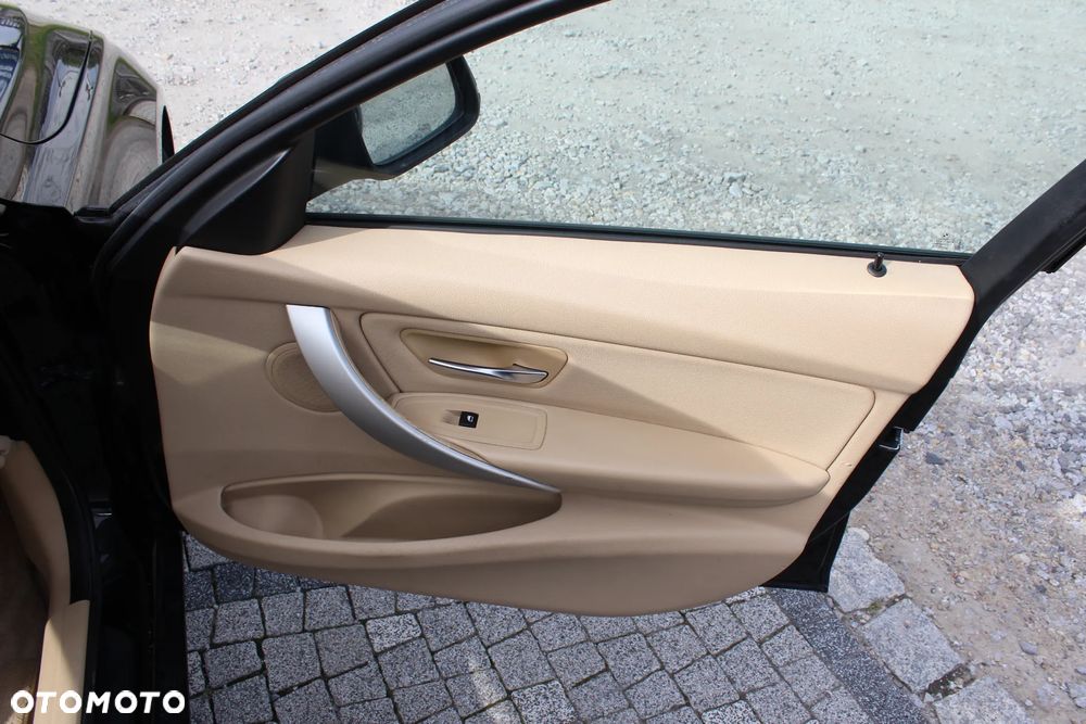 BMW Seria 3 - 21