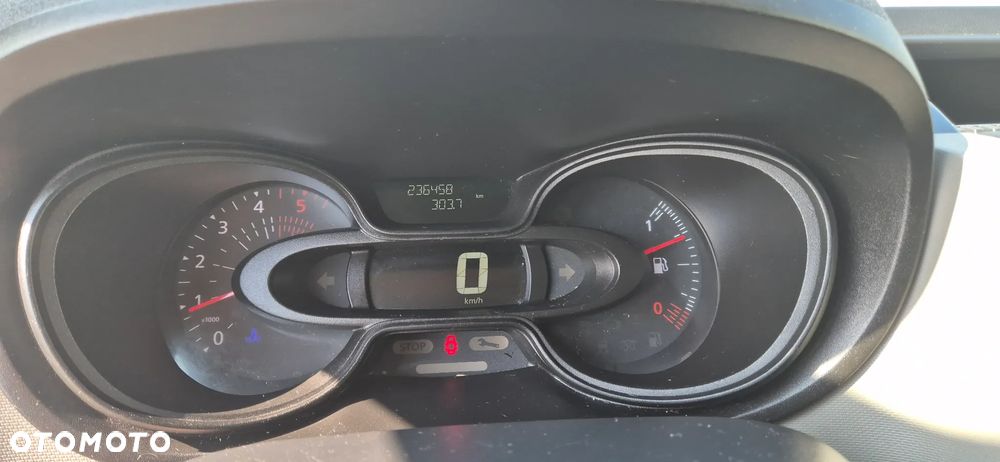 Renault Trafic Grand 1.6 dCi - 13