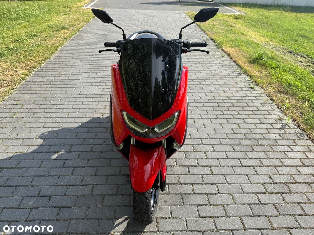 Yamaha NMAX - 1