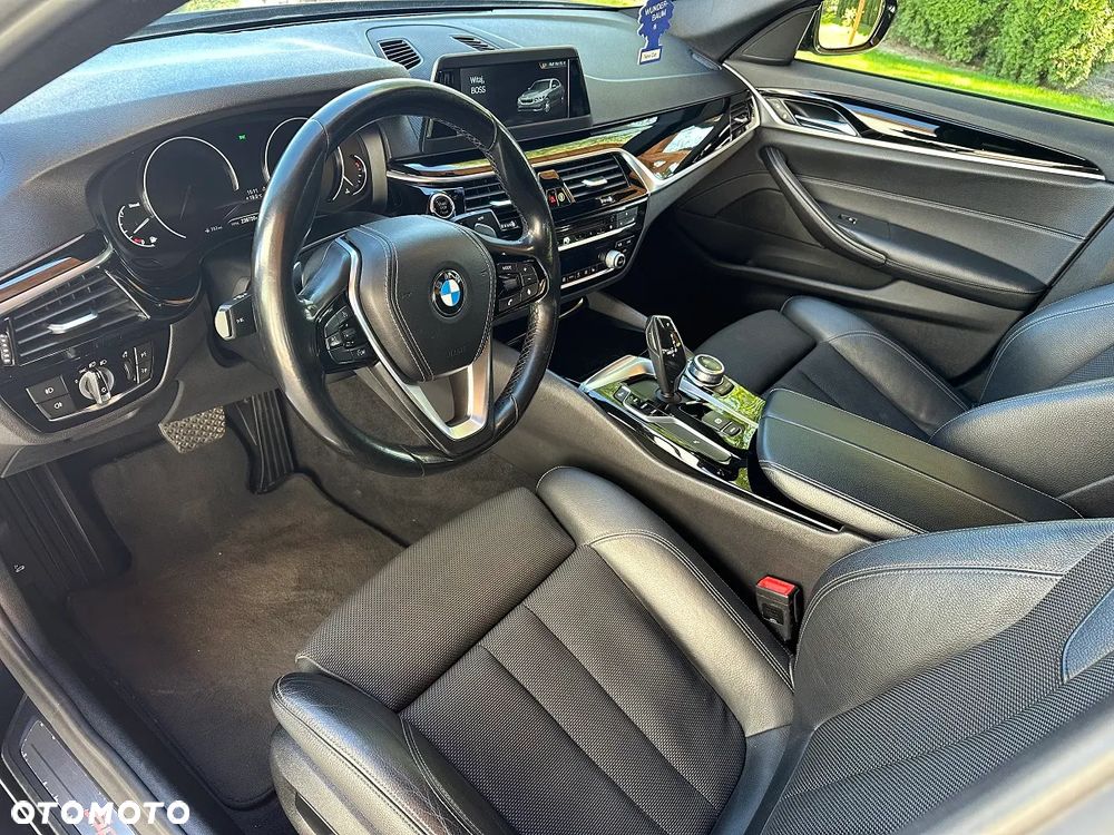 BMW Seria 5 520d Sport Line - 23