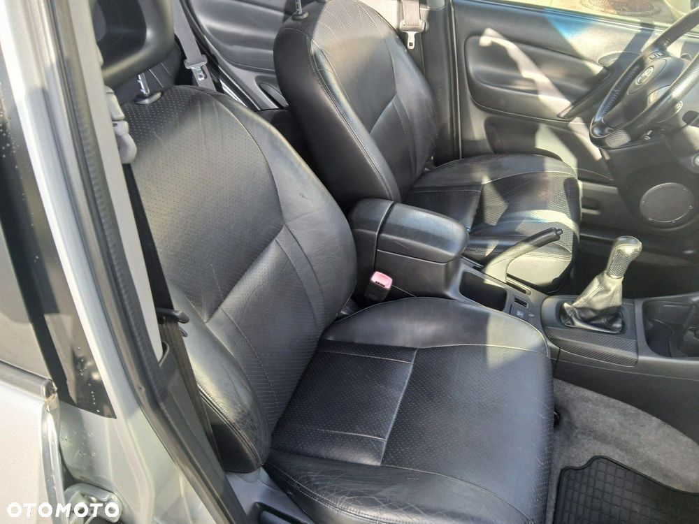 Toyota RAV4 D-4D 4x4 - 12