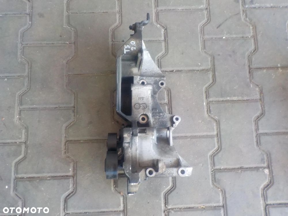 VW T5 2.0 TDI ŁAPA UCHWYT SILNIKA 03L903143C - 1