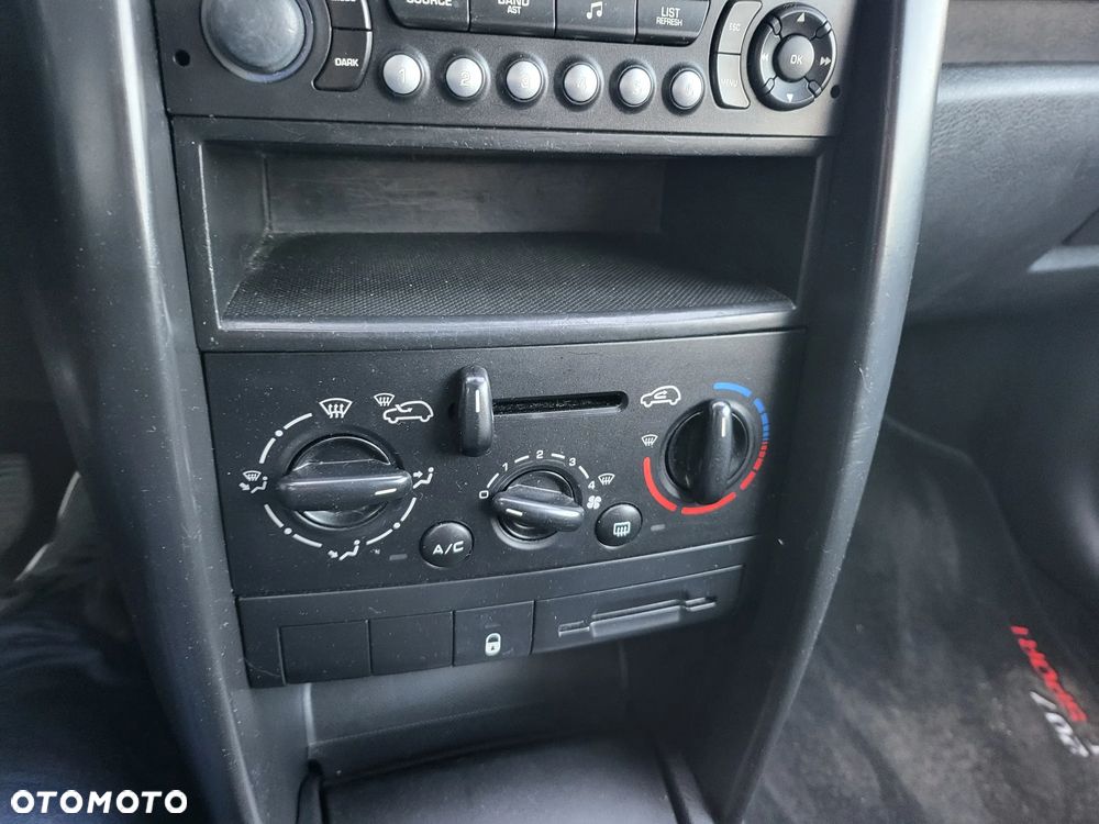 Peugeot 207 - 4