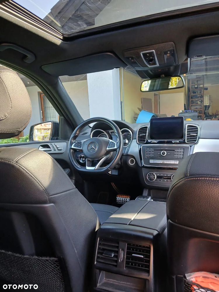 Mercedes-Benz GLE - 4