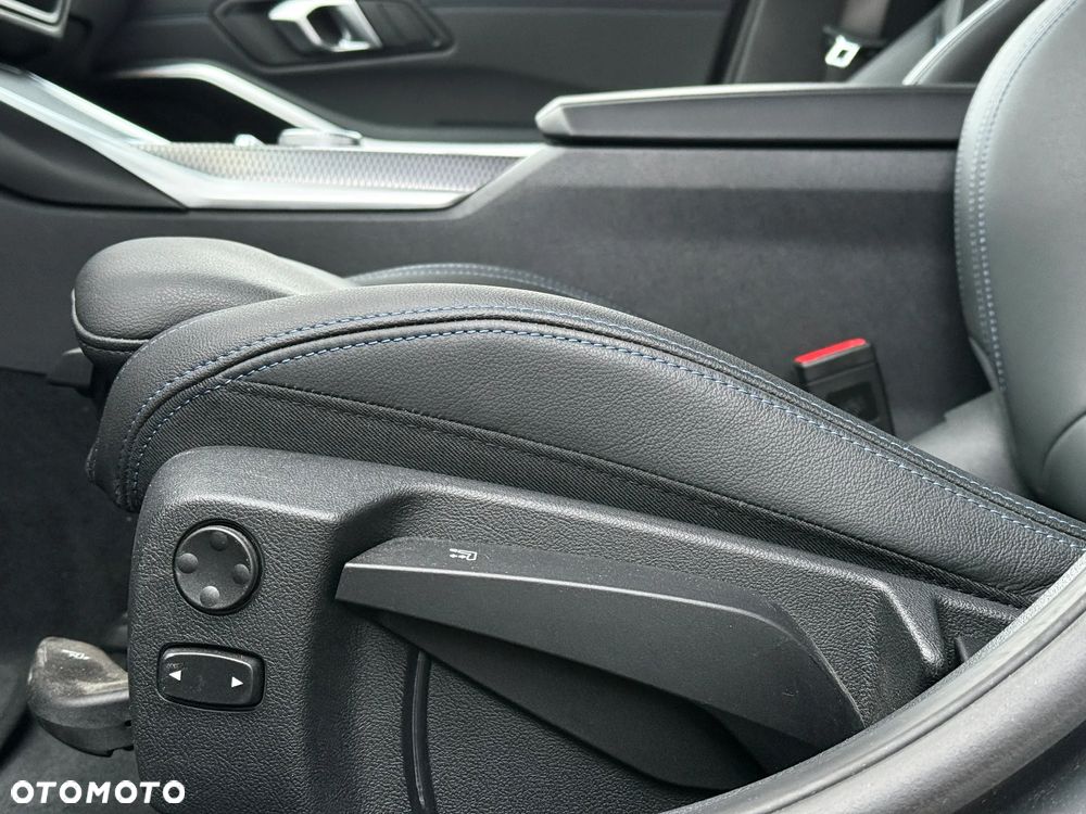 BMW Seria 3 320d xDrive M Sport Sport - 29