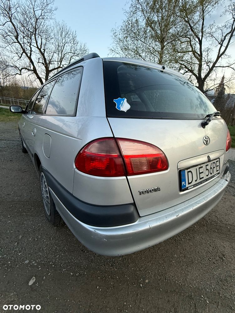 Toyota Avensis 2.0 D-4D Terra - 10