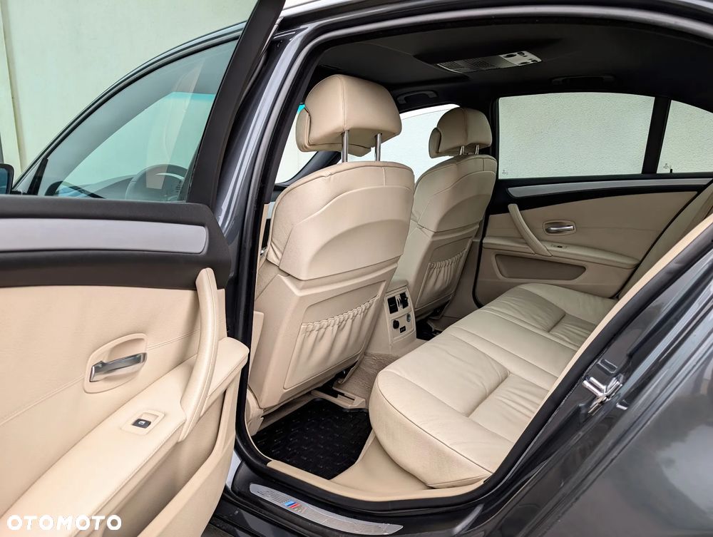 BMW Seria 5 530d xDrive Edition Sport - 16