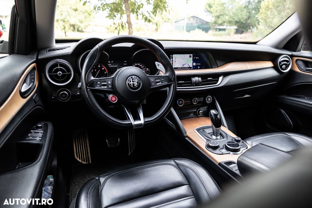 Alfa Romeo Stelvio - 15