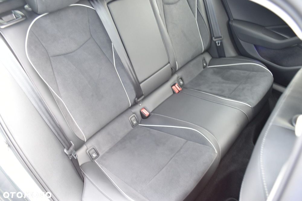 Volkswagen Passat - 35