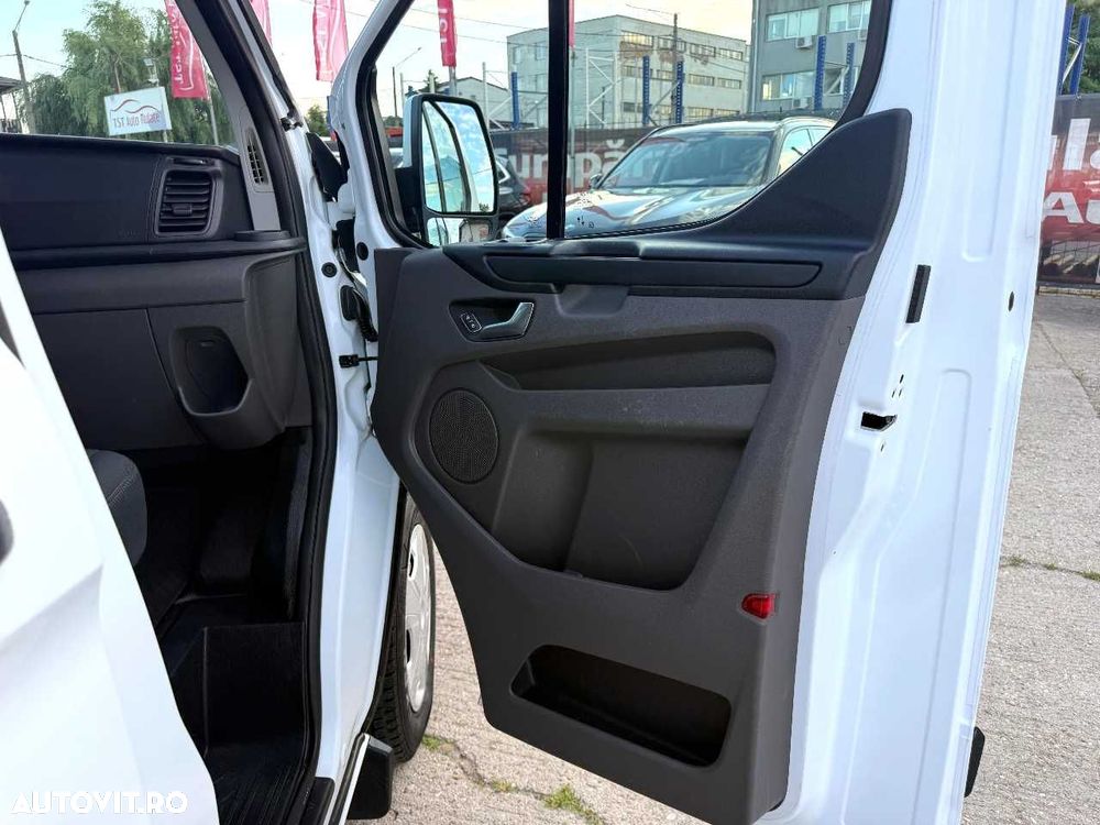 Ford TRANSIT CUSTOOM - 23