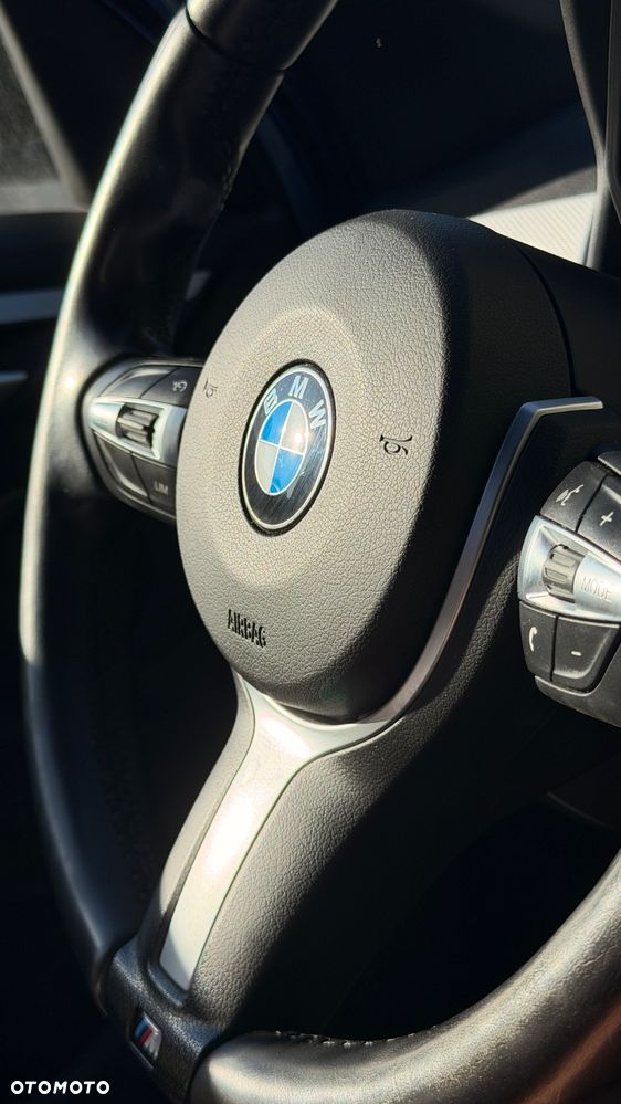 BMW X1 xDrive18d - 11