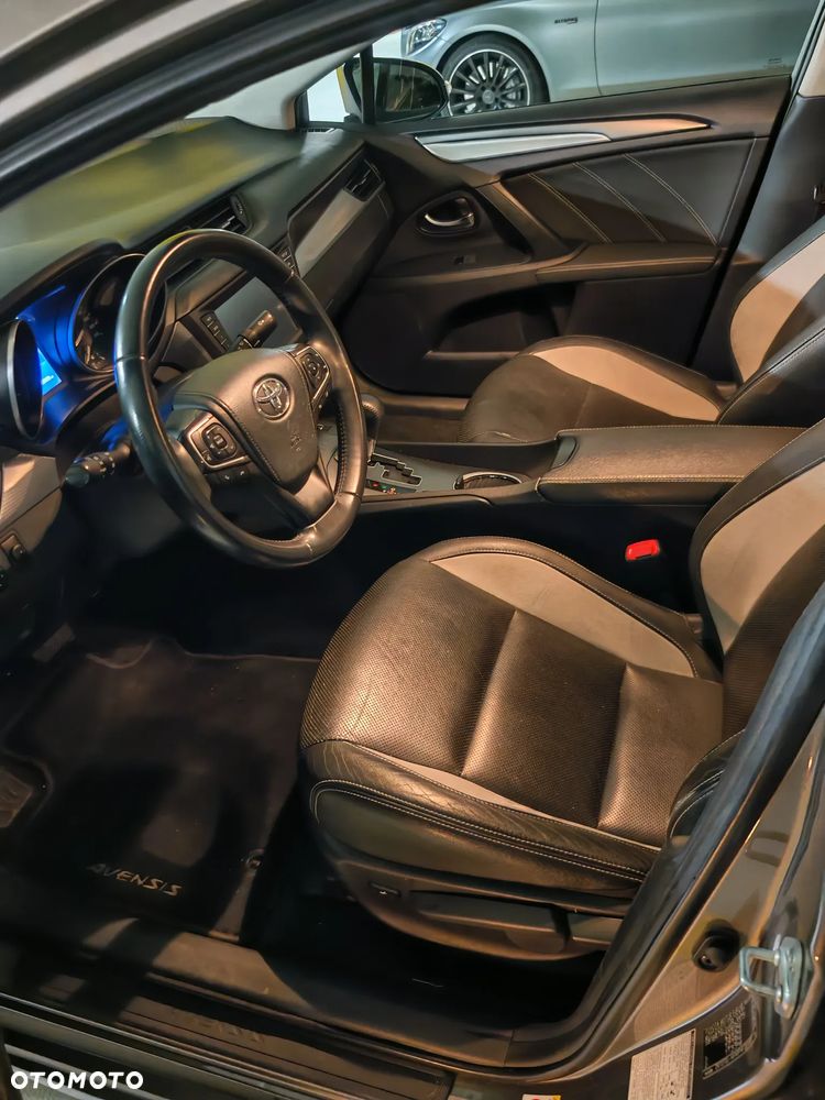 Toyota Avensis 2.0 Selection MS - 9