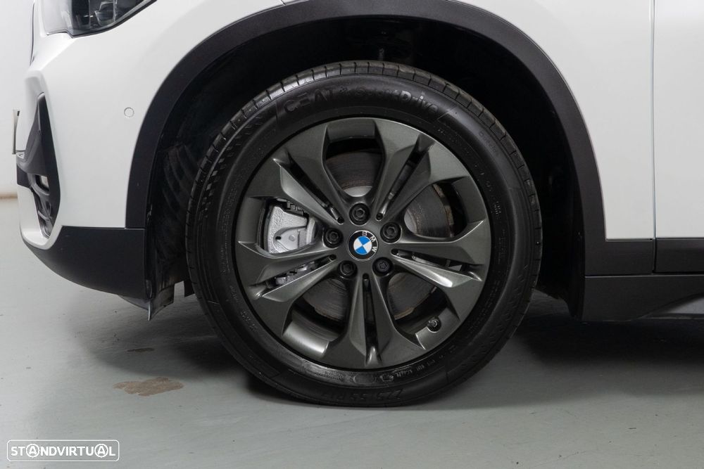 BMW X1 25 e xDrive Corporate Edition - 26