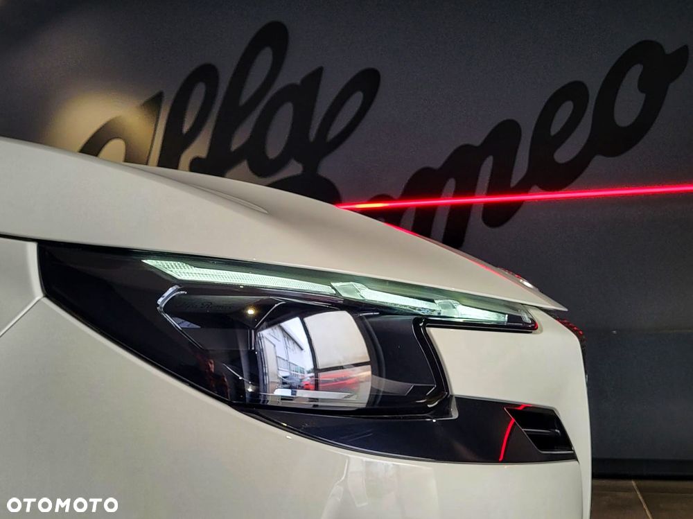 Alfa Romeo Junior 1.2 mHEV Ibrida eDCT - 5