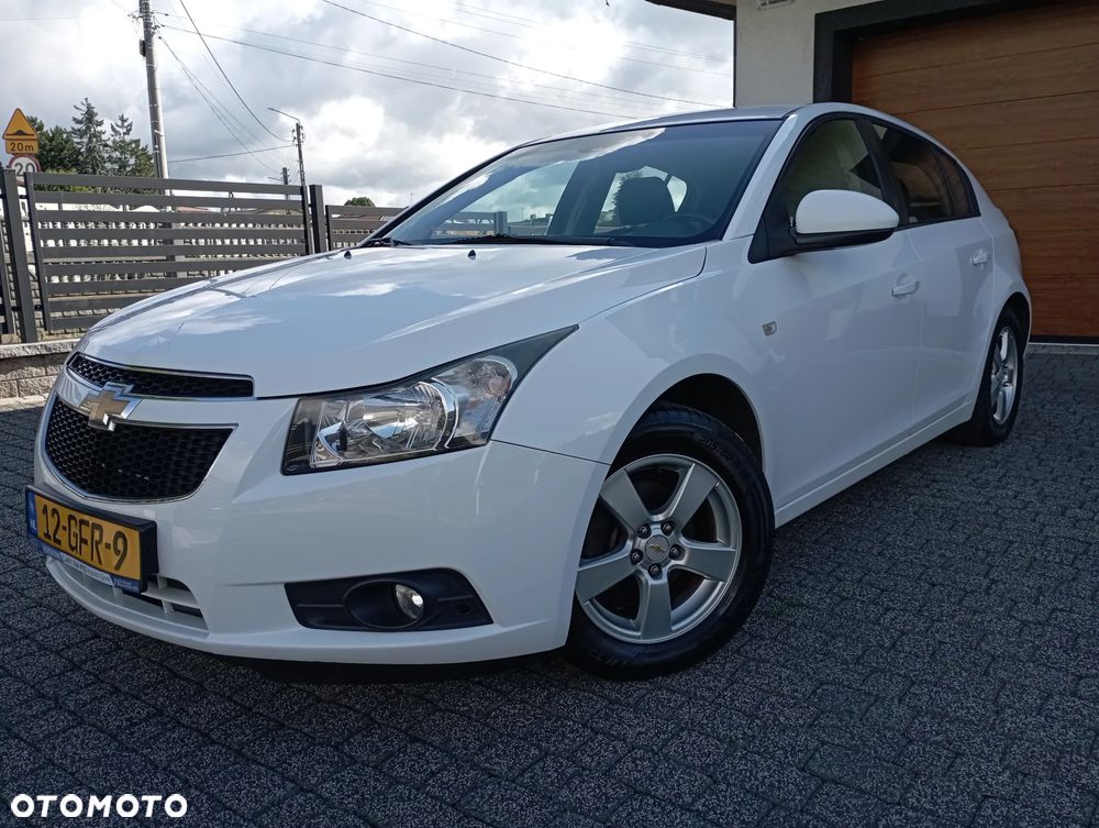 Chevrolet Cruze 1.6 LT+ - 17