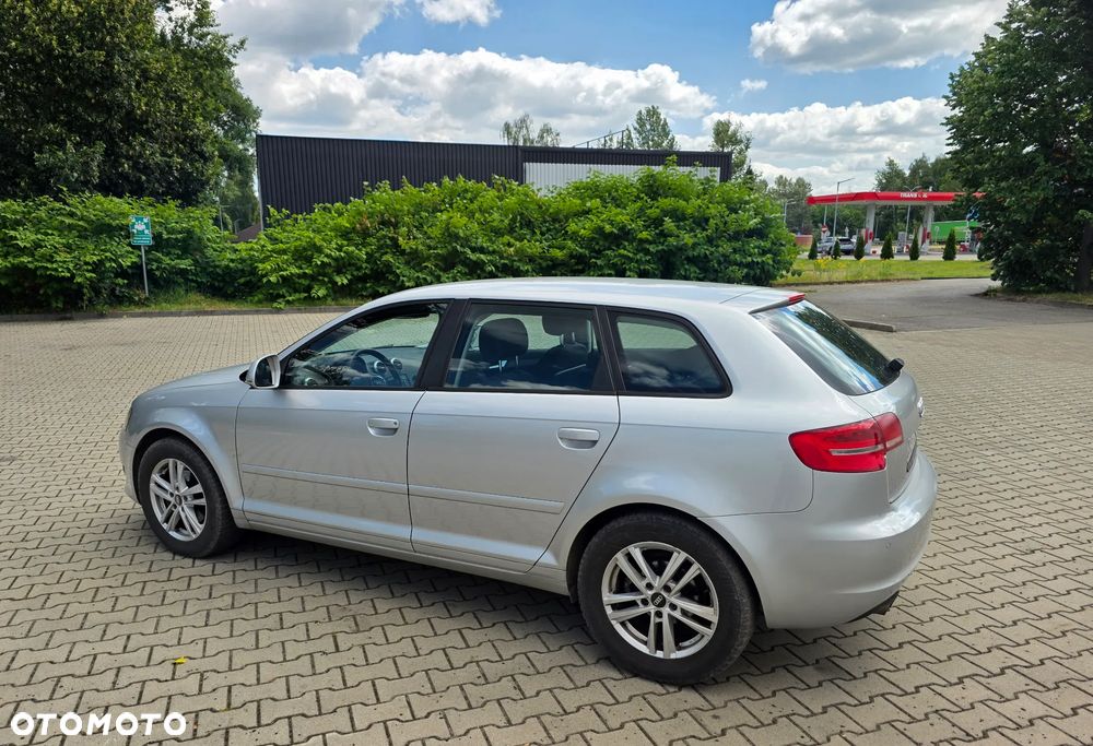 Audi A3 Sportback - 2