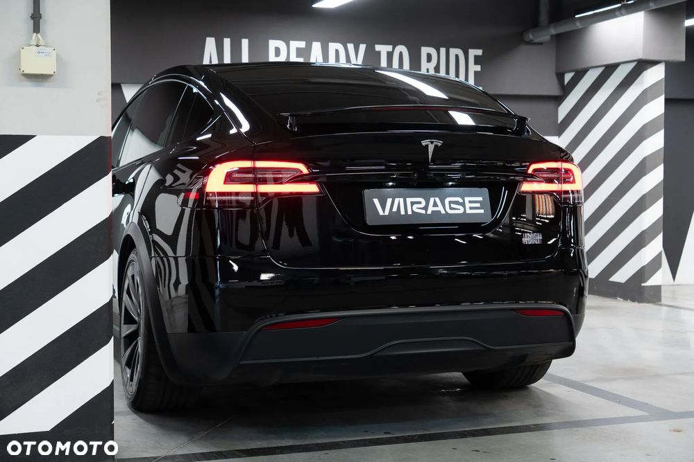 Tesla Model X - 28