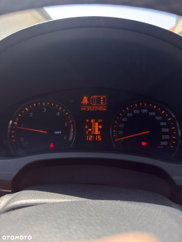 Toyota Avensis 2.0 D-4D - 6