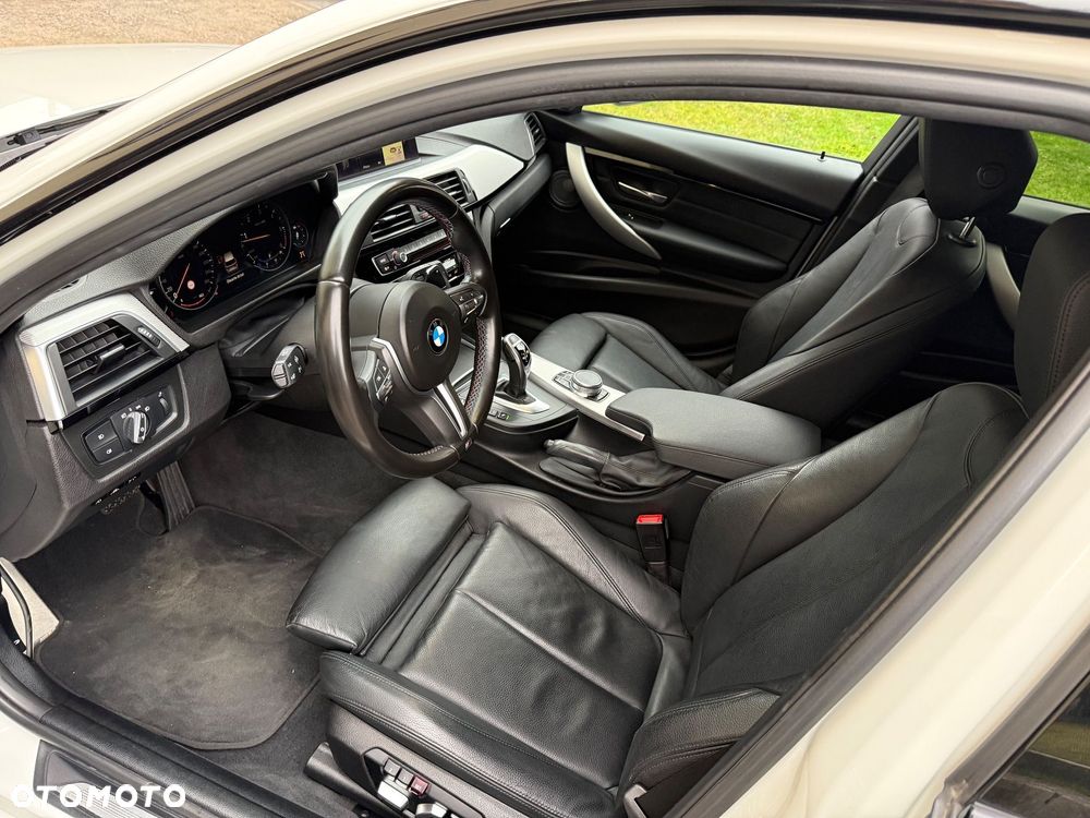 BMW Seria 3 330d xDrive Edition M Sport Shadow - 19