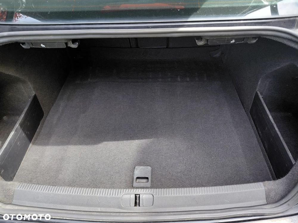 Volkswagen Passat 2.0 TDI Comfortline - 38