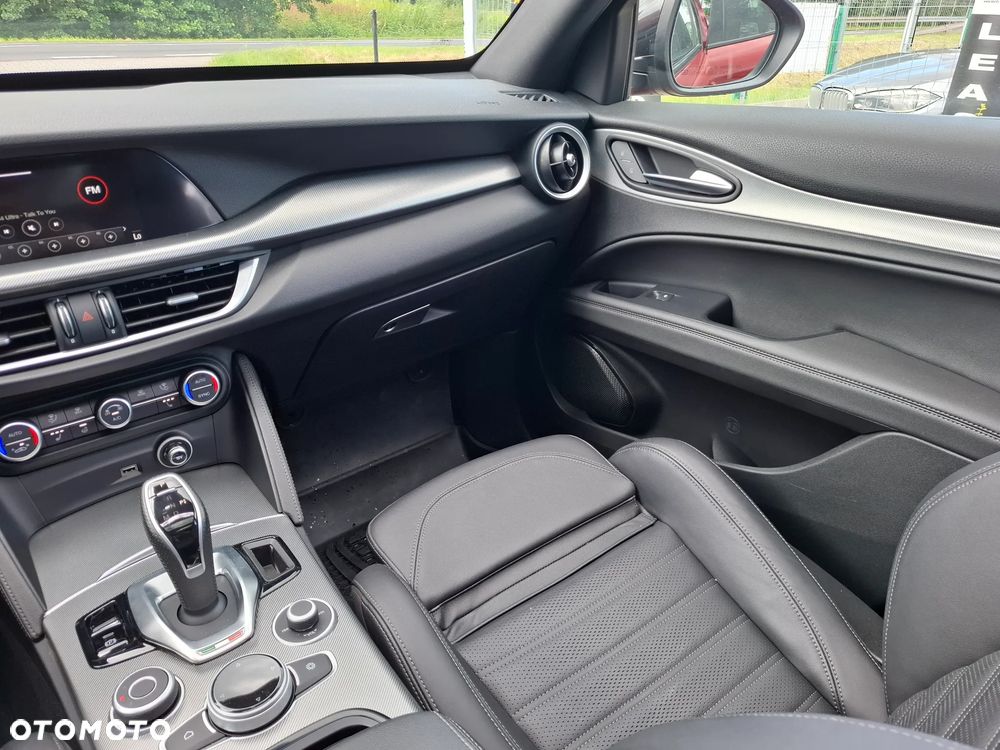 Alfa Romeo Stelvio 2.0 Turbo Veloce Q4 - 19