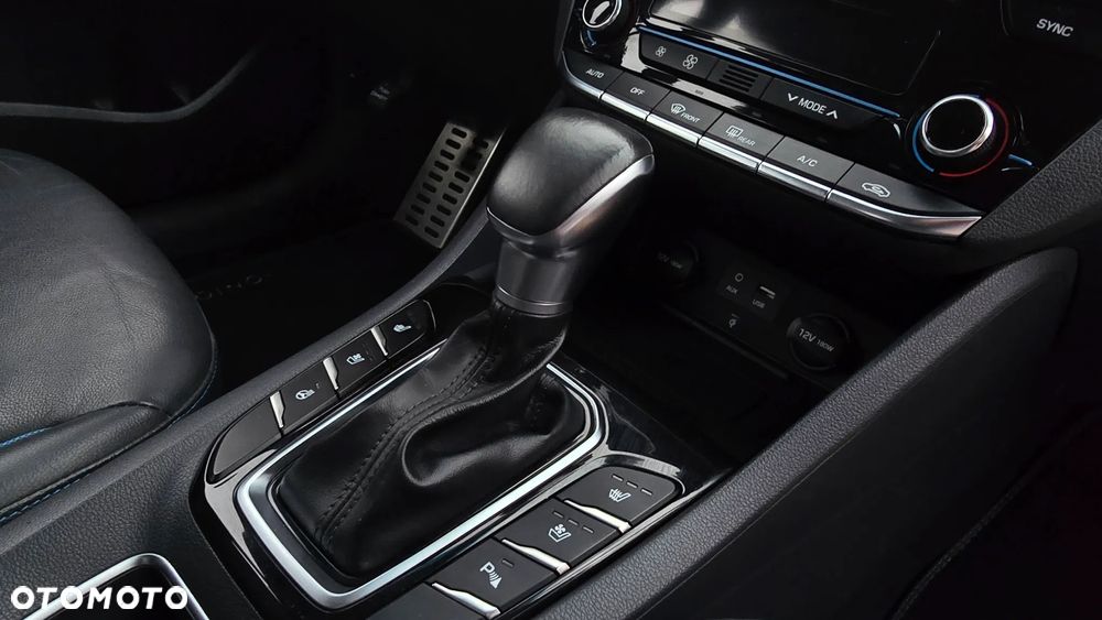 Hyundai IONIQ 1.6 GDI Premium - 26