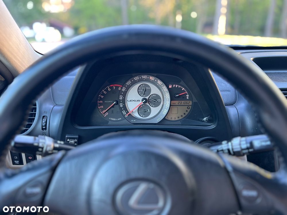 Lexus IS 300 Prestige - 15