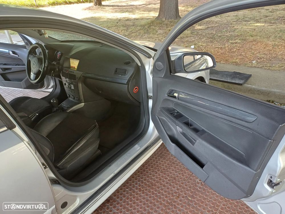 Opel Astra 2.0 T Cosmo - 32