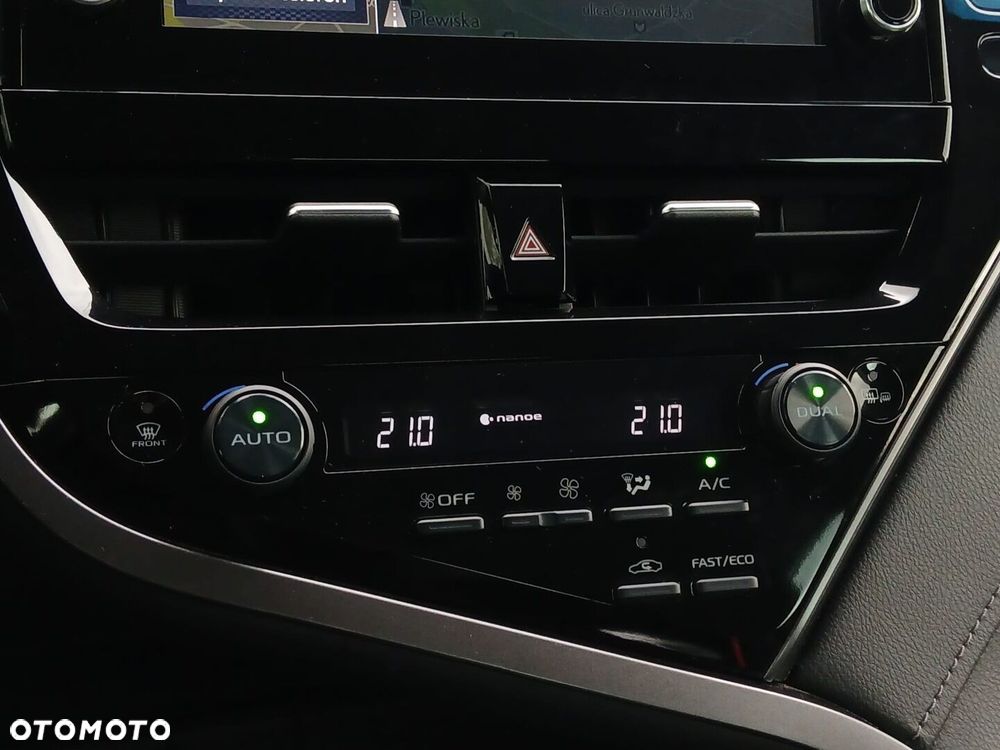 Toyota Camry - 25