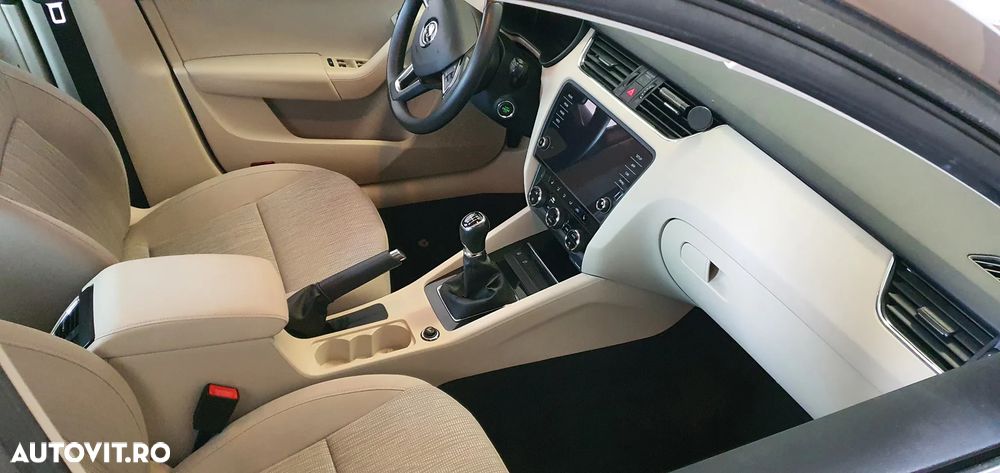 Skoda Octavia 1.5 TSI Style - 2