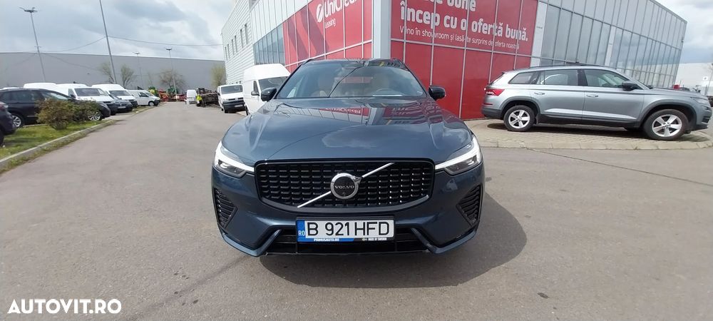 Volvo XC 60 B4 D AWD Ultimate Dark - 2