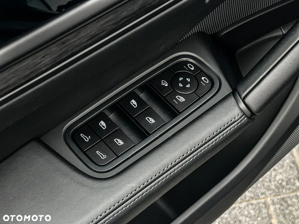 Porsche Cayenne Black Edition - 12