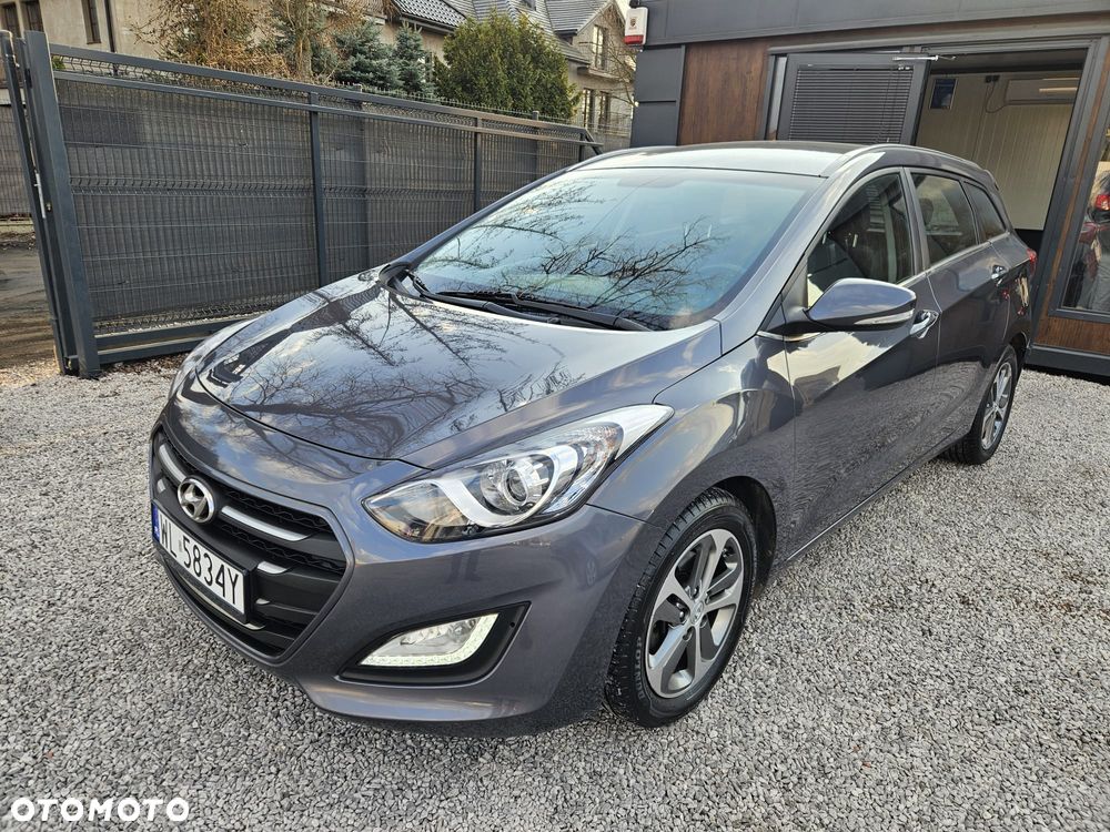 Hyundai i30 blue Kombi 1.6 CRDi Style - 2