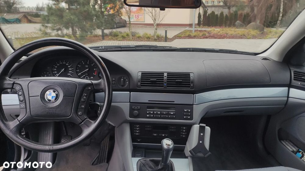BMW Seria 5 528i - 6
