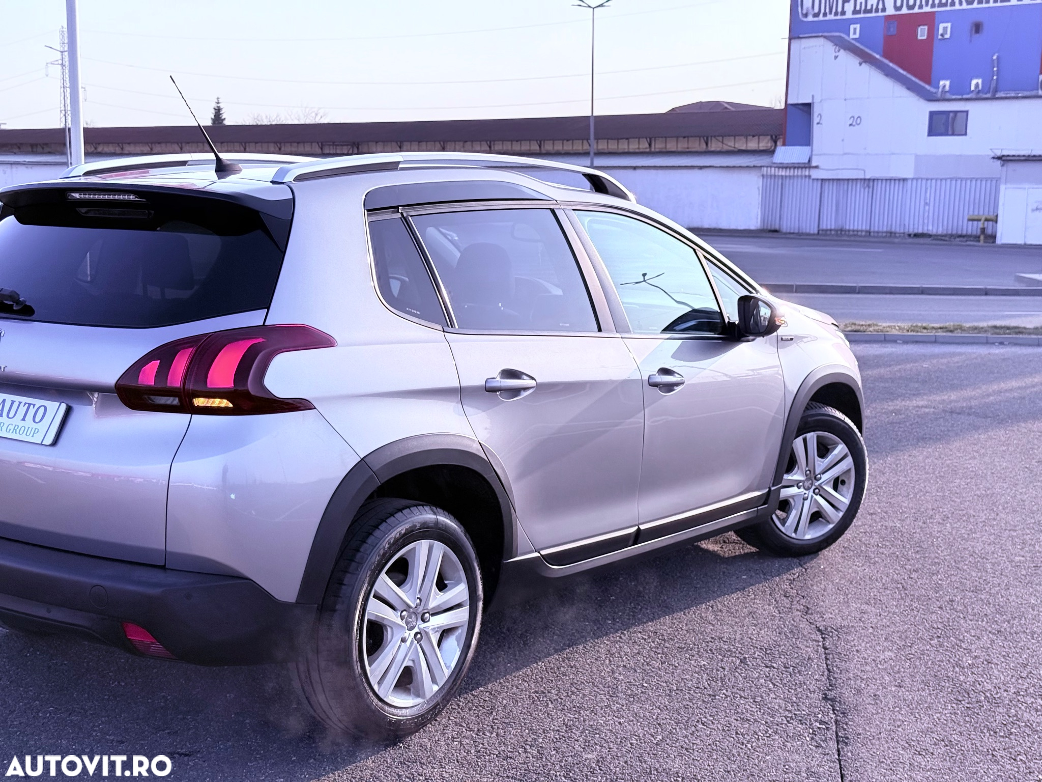 Peugeot 2008 PureTech 130 EAT8 Allure Pack - 11