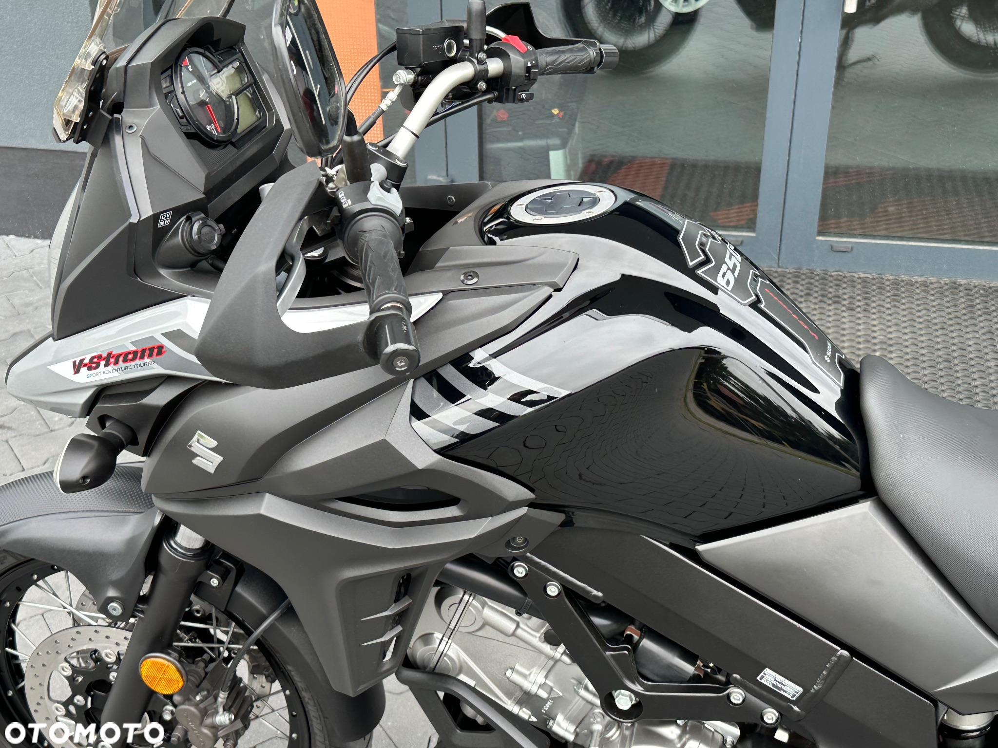 Suzuki V-STROM - 32