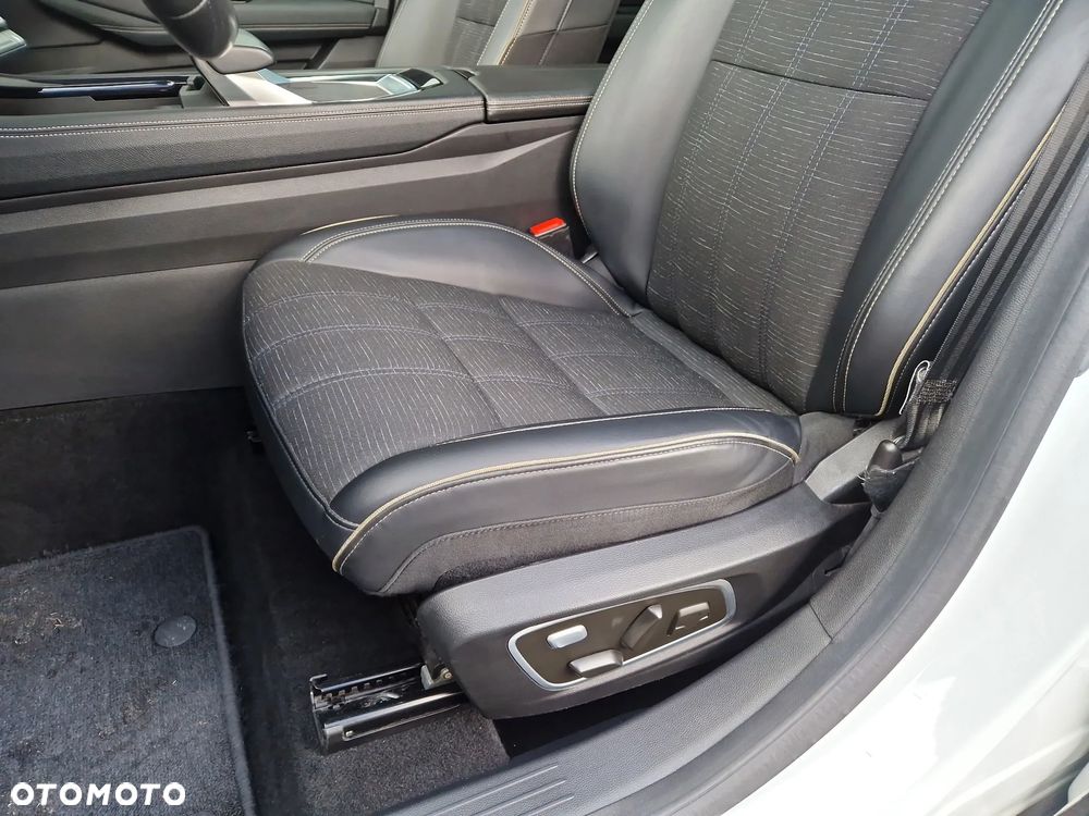 Renault Austral 1.3 TCe mHEV Iconic - 12
