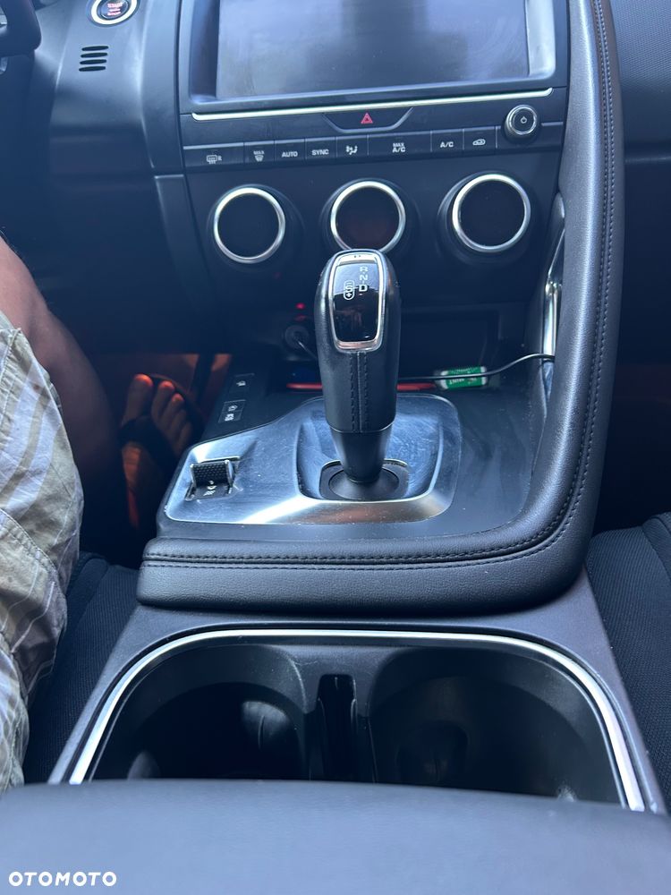 Jaguar E-Pace - 5