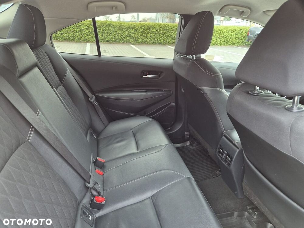 Toyota Corolla 1.8 Hybrid Executive - 16