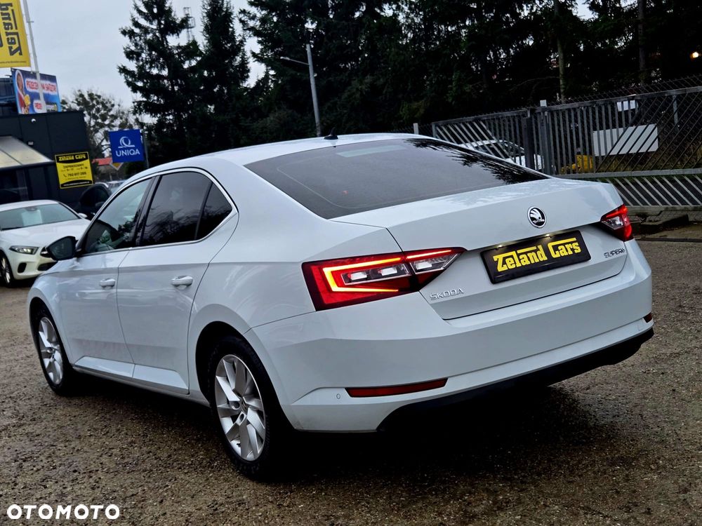 Skoda Superb 2.0 TDI DSG Style - 10