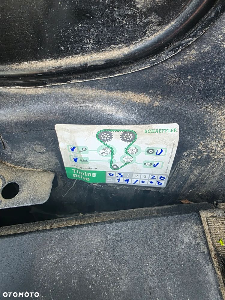 Volkswagen Touran 2.0 TDI DPF BlueMotion Technology DSG Cup - 15