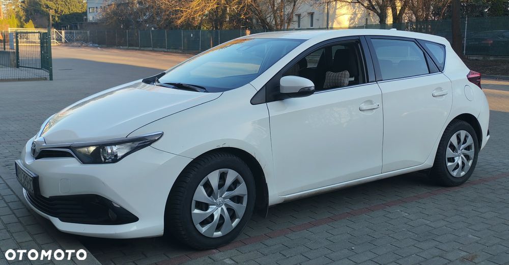 Toyota Auris - 1