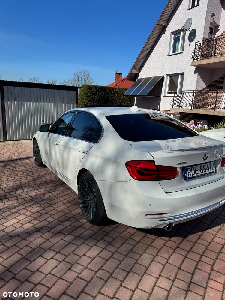 BMW Seria 3 320d xDrive Luxury Line - 7