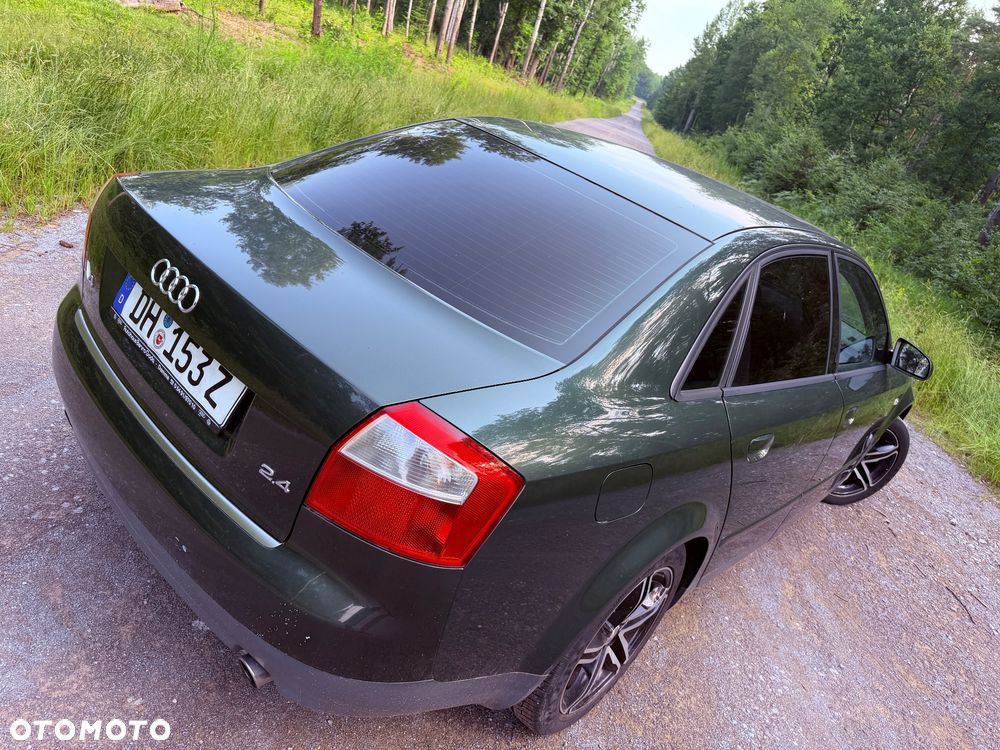 Audi A4 Limousine 2.4 - 17