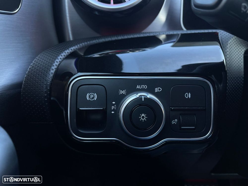 Mercedes-Benz A 180 7G-DCT AMG Line - 57